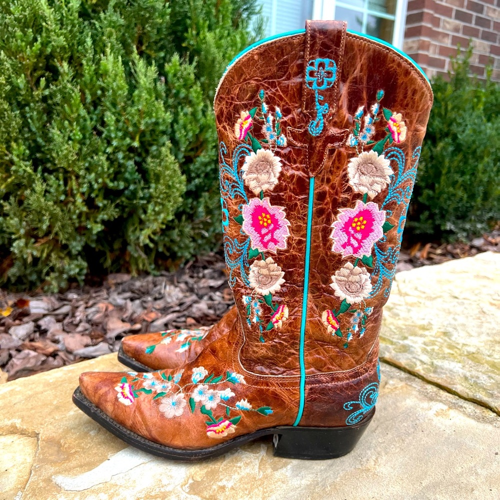 Macie Bean cowgirl boots size 6